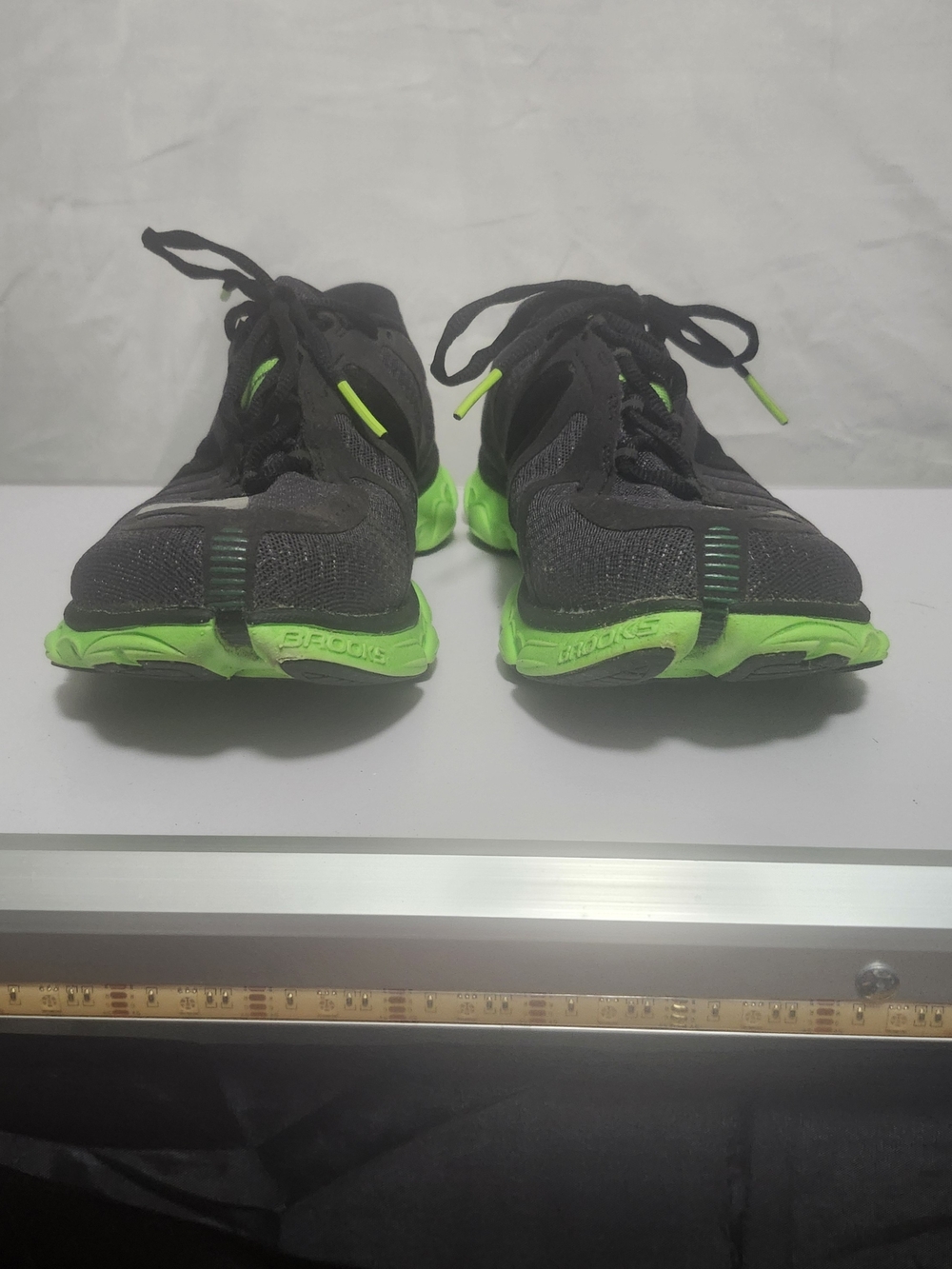 Brooks Mens Shoes Size 10.5 M